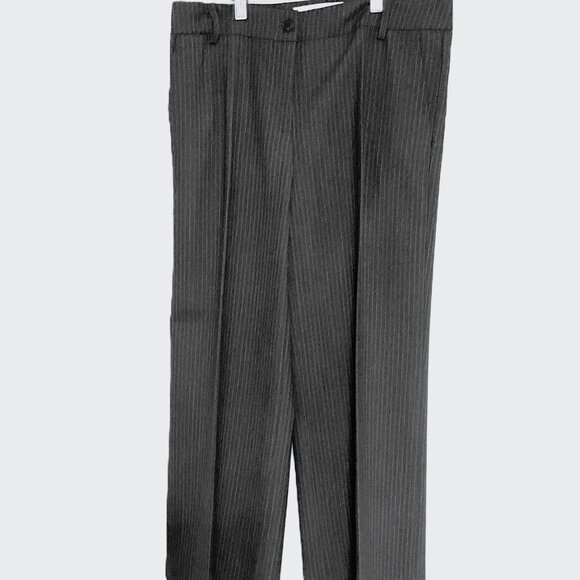 8 by Essentials Italy Women's Pinstripe Suit Blazer& Pants Set. Size 44. - Picture 10 of 11